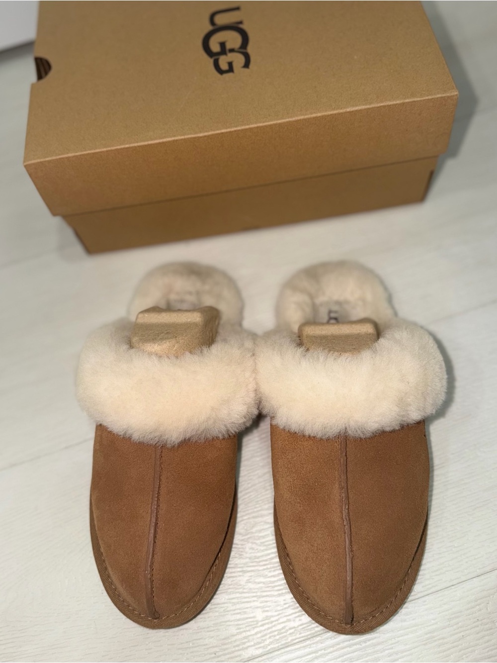 UGG • SLIPPERS